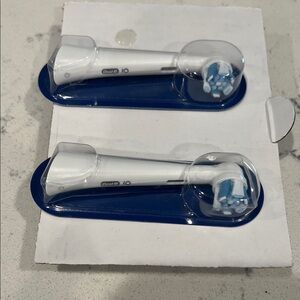 Oral-B iO White and Blue Electric Toothbrush replacement Heads